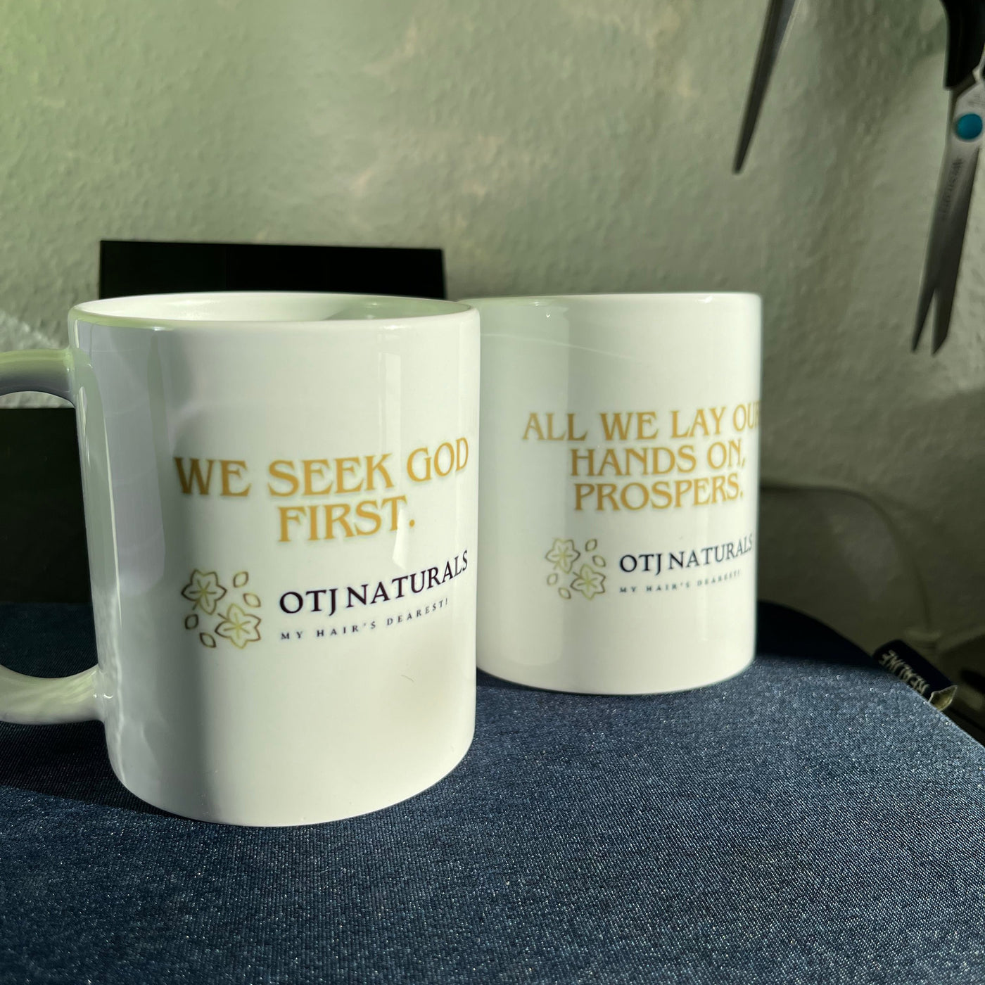 Personalisiere deine Tasse mit Logo, Text oder Foto